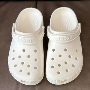 CROCS Classic White Clogs